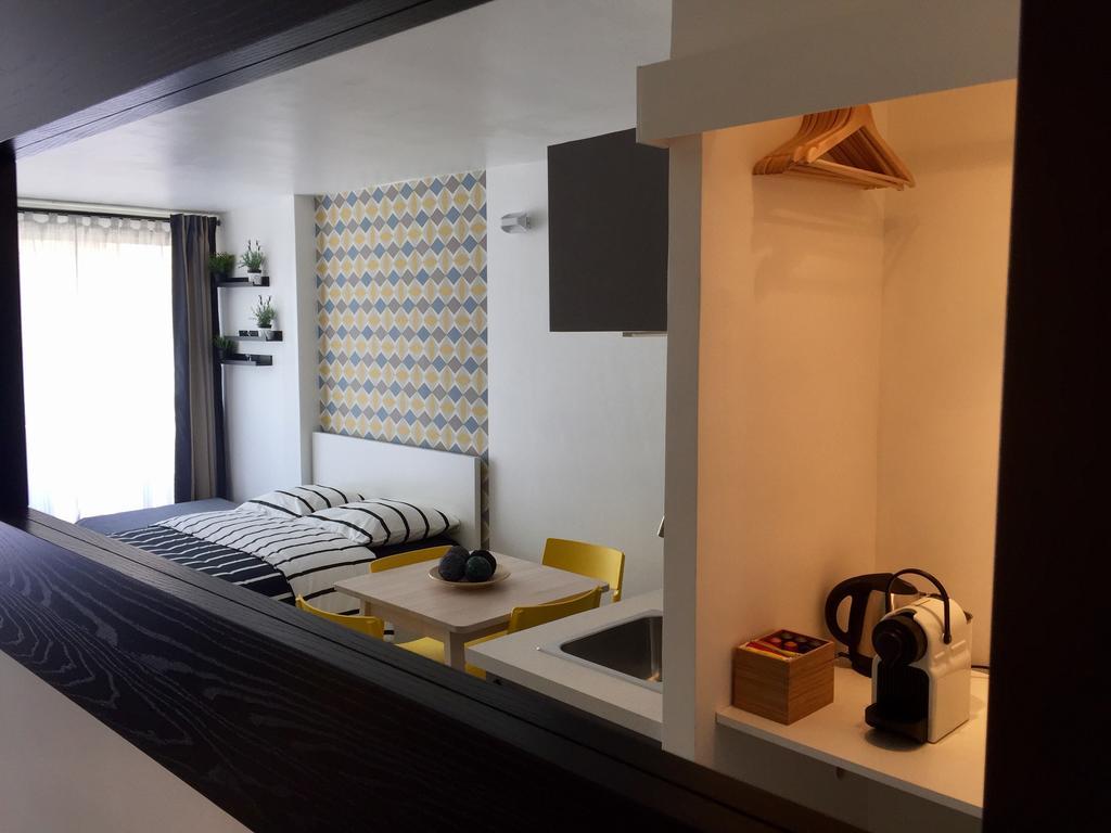 Studio Couleur Soleil โรกบรูน-กัป-มาร์แต็ง ภายนอก รูปภาพ